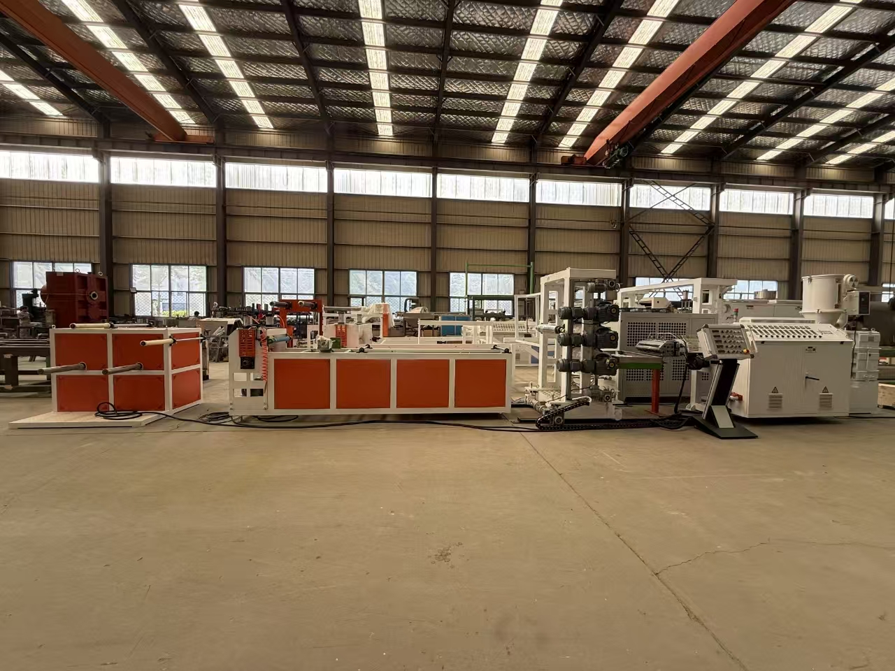 Balenie a preprava TPU/PE/PP/PS-300 Wide Sheet Extrusion Line