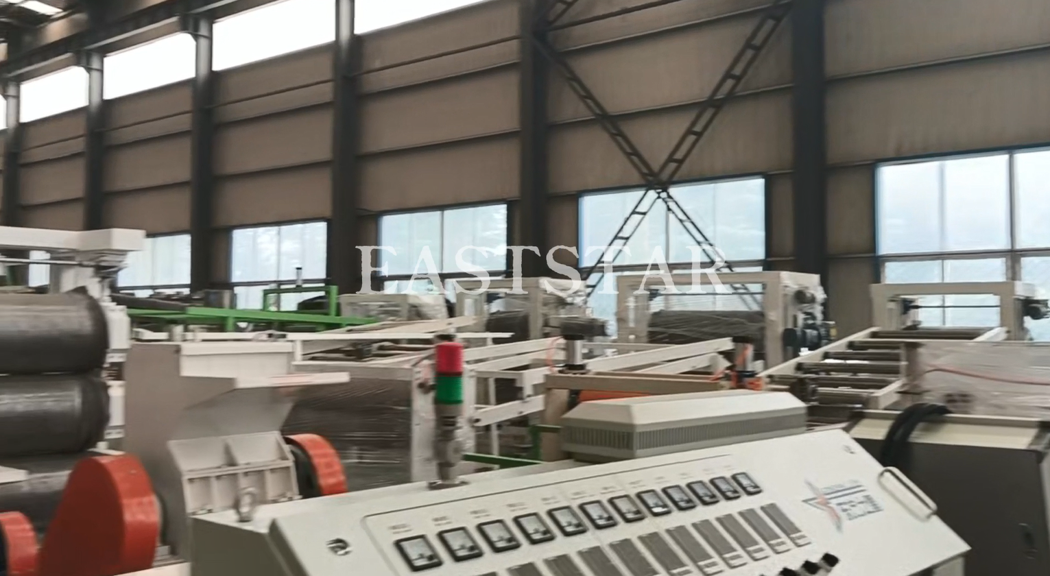 Návšteva zahraničného klienta pre spoluprácu na linke vytláčania plastových fólií ABS