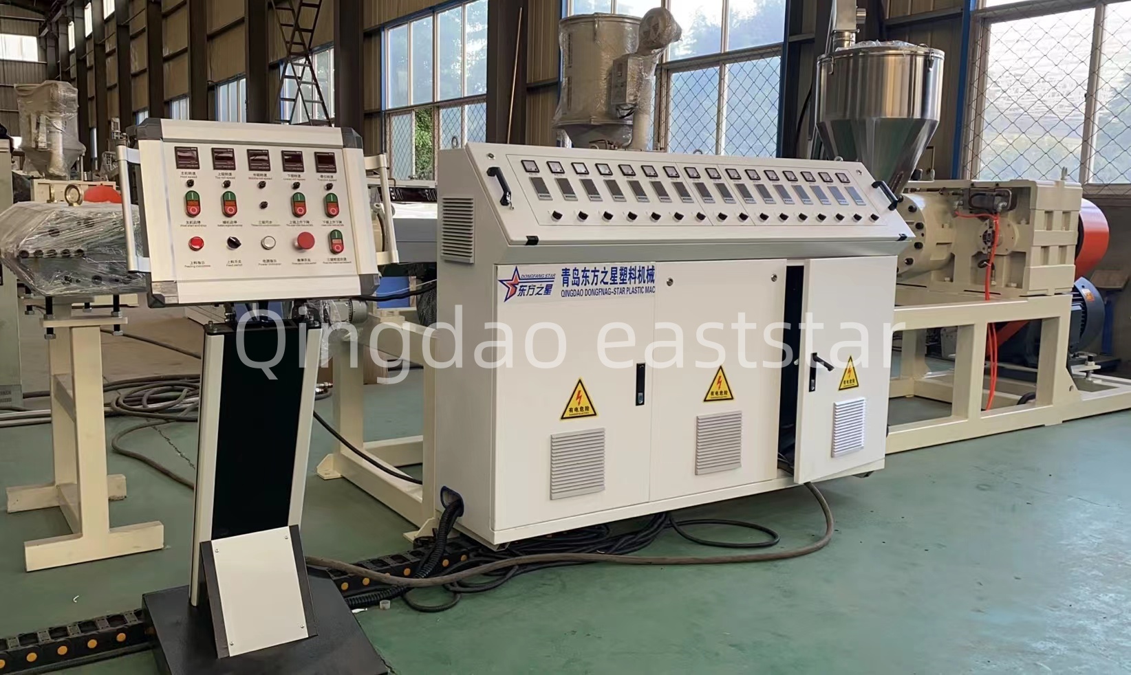 Ako profesionálna linka na výrobu PE drenážnych dosiek zabezpečuje kvalitu odvodňovacích systémov budov?