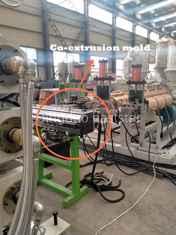 Profesionálna výrobná linka na viacvrstvové koextrúzne fólie z ABS umožňuje vysokovýkonnú výrobu kompozitných materiálov