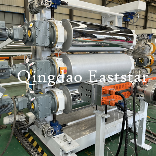 Výbava hárkového trojvalcového kalendára